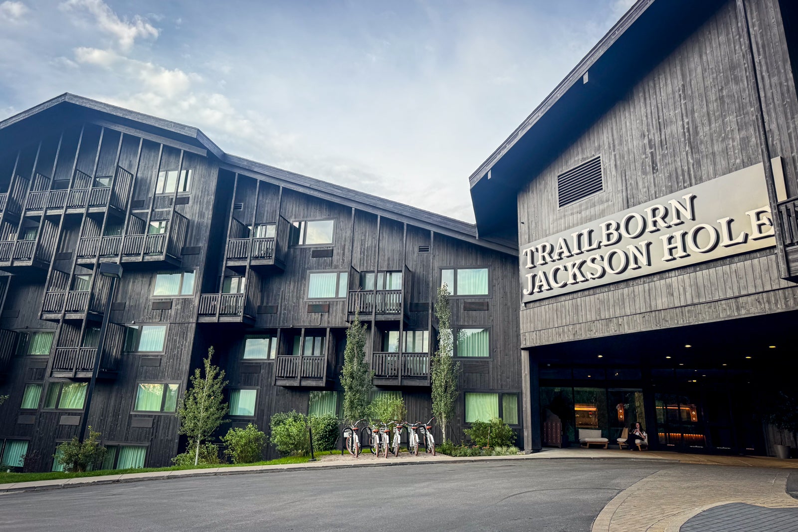 Unlock the Hidden Gem of Jackson Hole: This Mountain Town Hotel is a Game-Changer—and Yes, You Can Book It with Points!