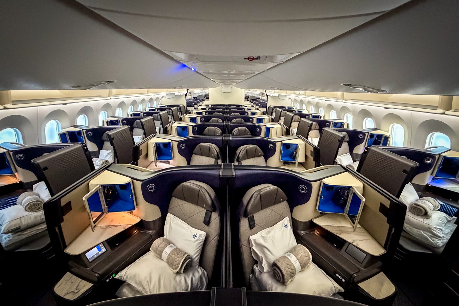 Inside United’s Elevated Polaris: Is This the Business Class Revolution Your Travel Routine Desperately Needs?