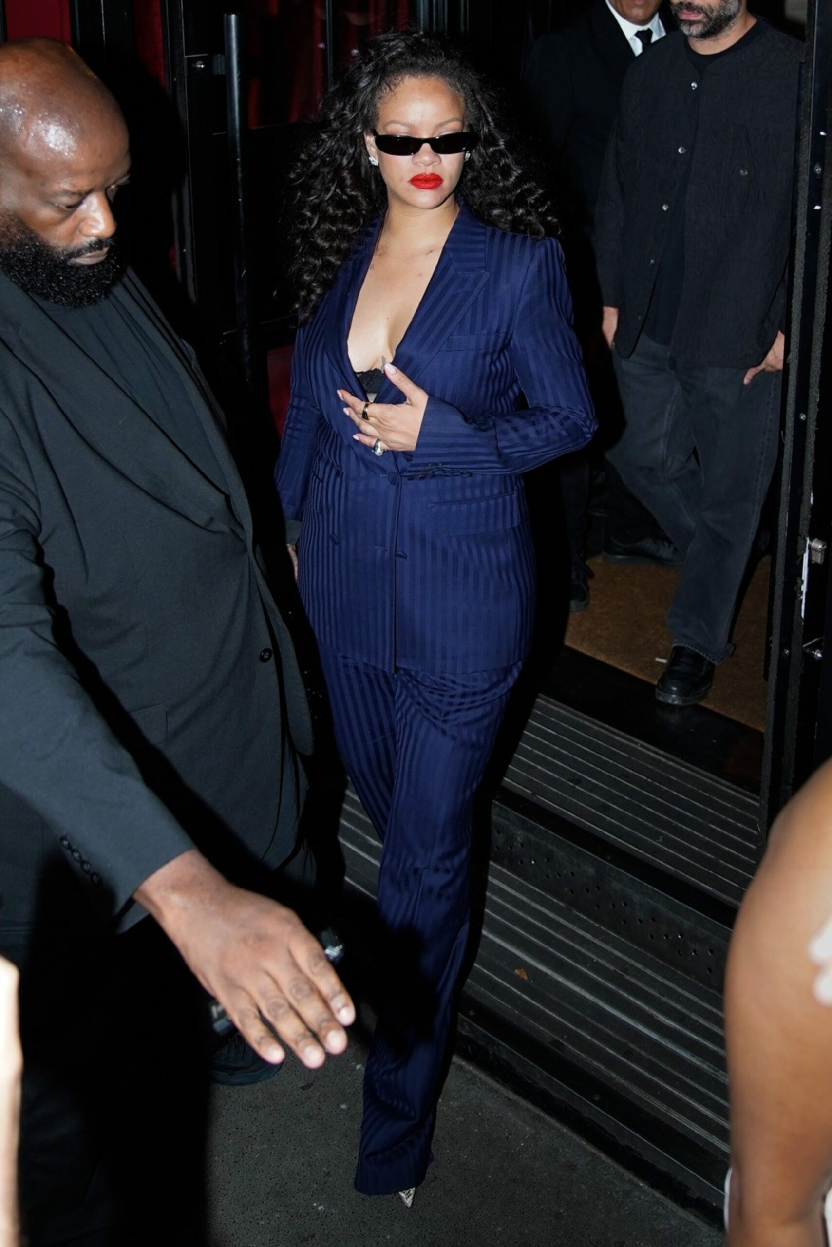 Rihanna’s Midnight-Blue Tom Ford Suit at Céline Dion’s Paris Show: The Unexpected Power Move You Didn’t See Coming