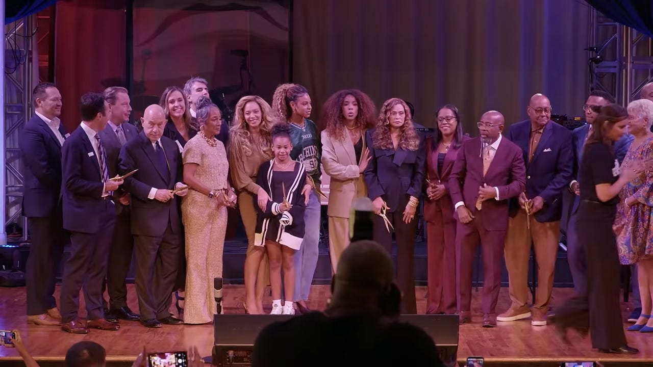 Beyoncé’s Houston Surprise: Why Bringing Blue Ivy and Rumi Onstage Is More Than Just a Family Moment—Discover the Hidden Message!