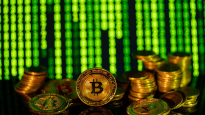 Bitcoin's Shocking Dive to $82.5K Triggers $2.4 Billion Crypto Bloodbath—Here's What Billionaires Are Betting Next!