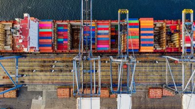 CoreWeave’s Debt Gamble Unleashes Unseen Credit Risk—Are Bondholders on the Brink of a Fallout?