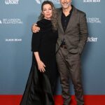 Inside the Untold Story of Olivia Colman’s Husband, Ed Sinclair – The Man Behind the Spotlight Everyone’s Curious About!