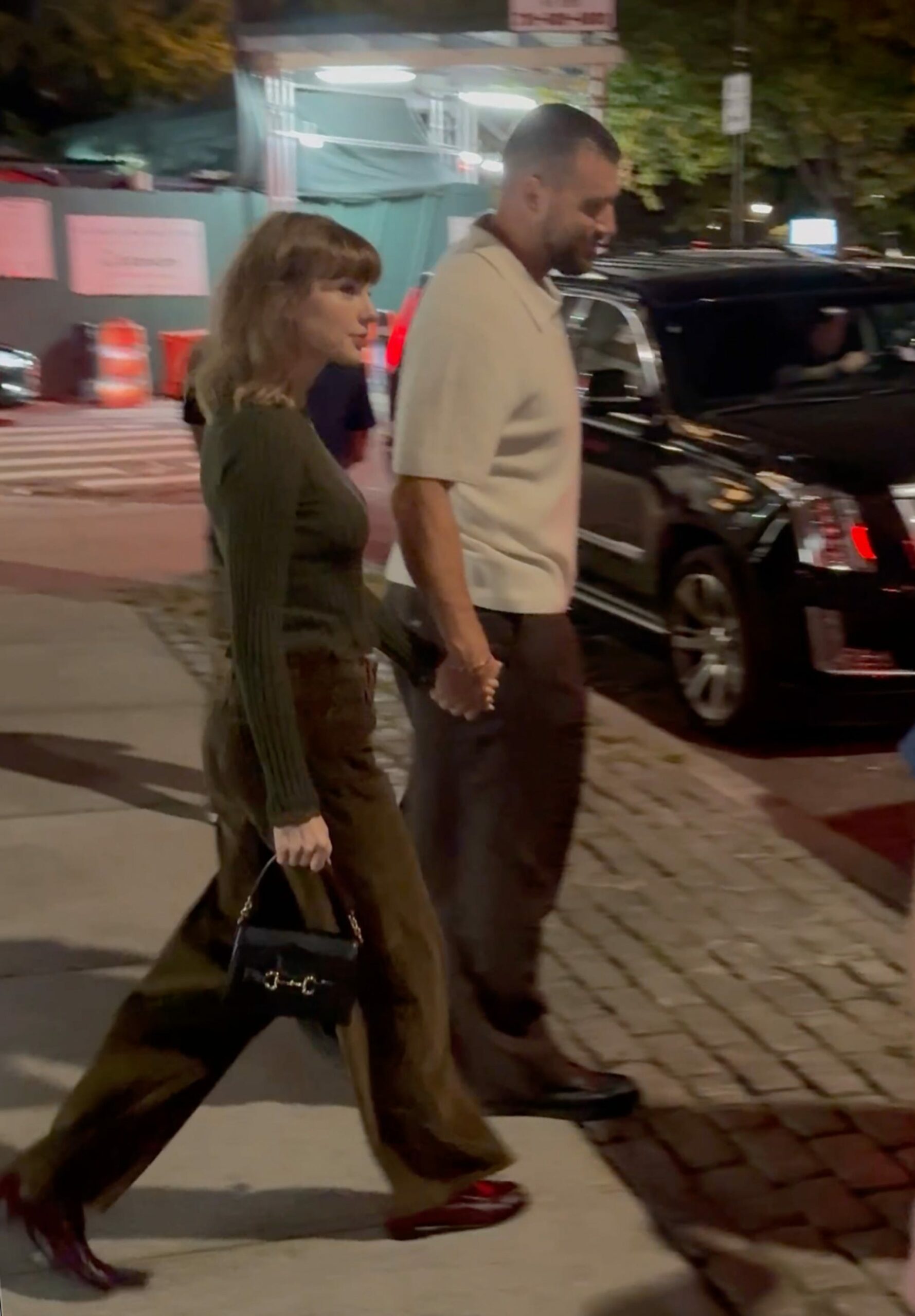 Taylor Swift and Travis Kelce’s Fall Date-Night Look: The Unexpected Fashion Playbook That’s Breaking All the Rules