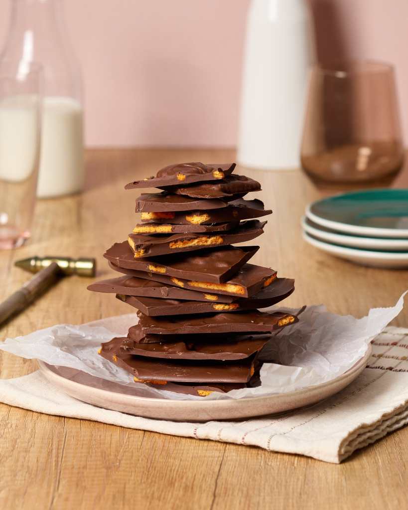 This Unexpected Chocolate Cheez-It Trick Will Totally Change Your Snack Game—Courtney Cook Reveals How!