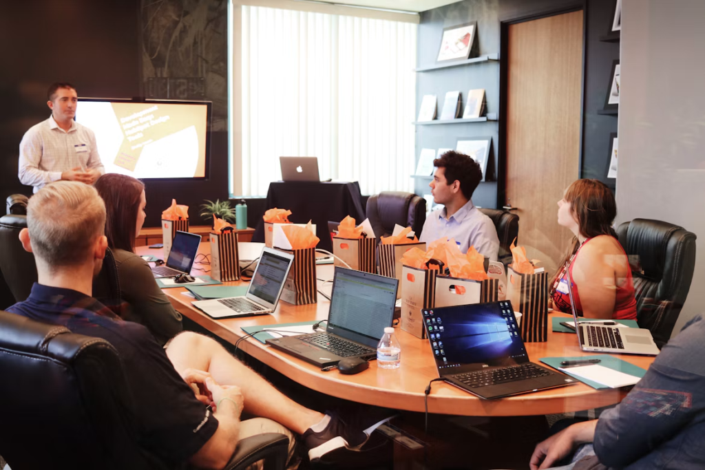 Unlock the Untold Service Secrets That Draw High-Fee Advisory Clients Like a Magnet—Are You Ready to Play at Their Level?