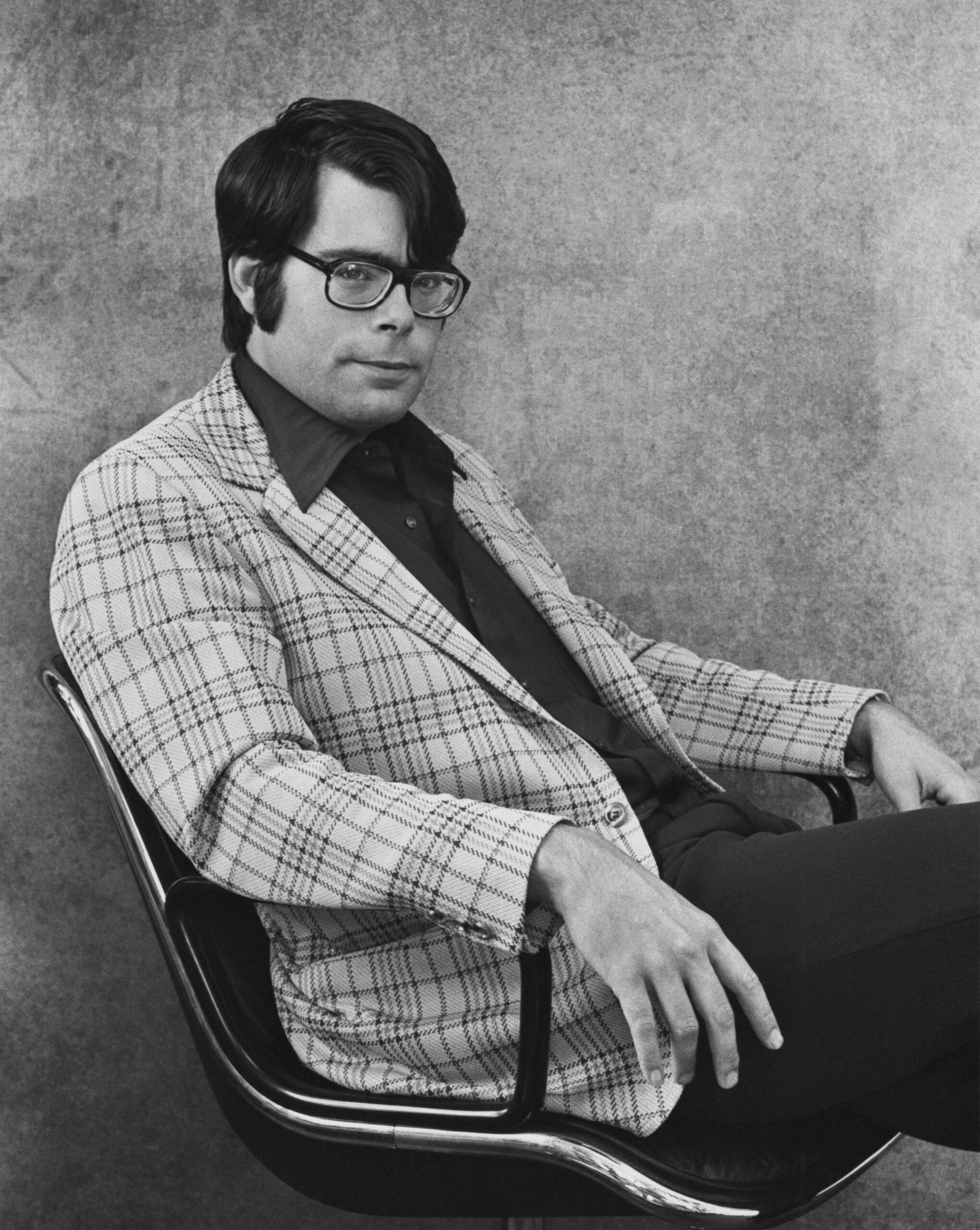 Why Stephen King’s ‘Carrie’ Still Scares the Hell Out of Readers—And Why You Should NEVER Read It Alone!