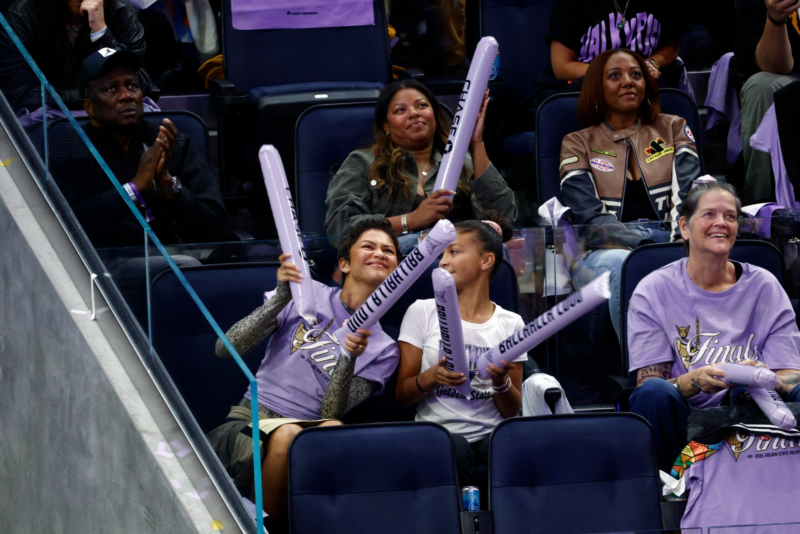 Zendaya Drops a Stylish Bombshell at the WNBA Finals—You Won’t Believe the Story Behind Her Snakeskin Tee!